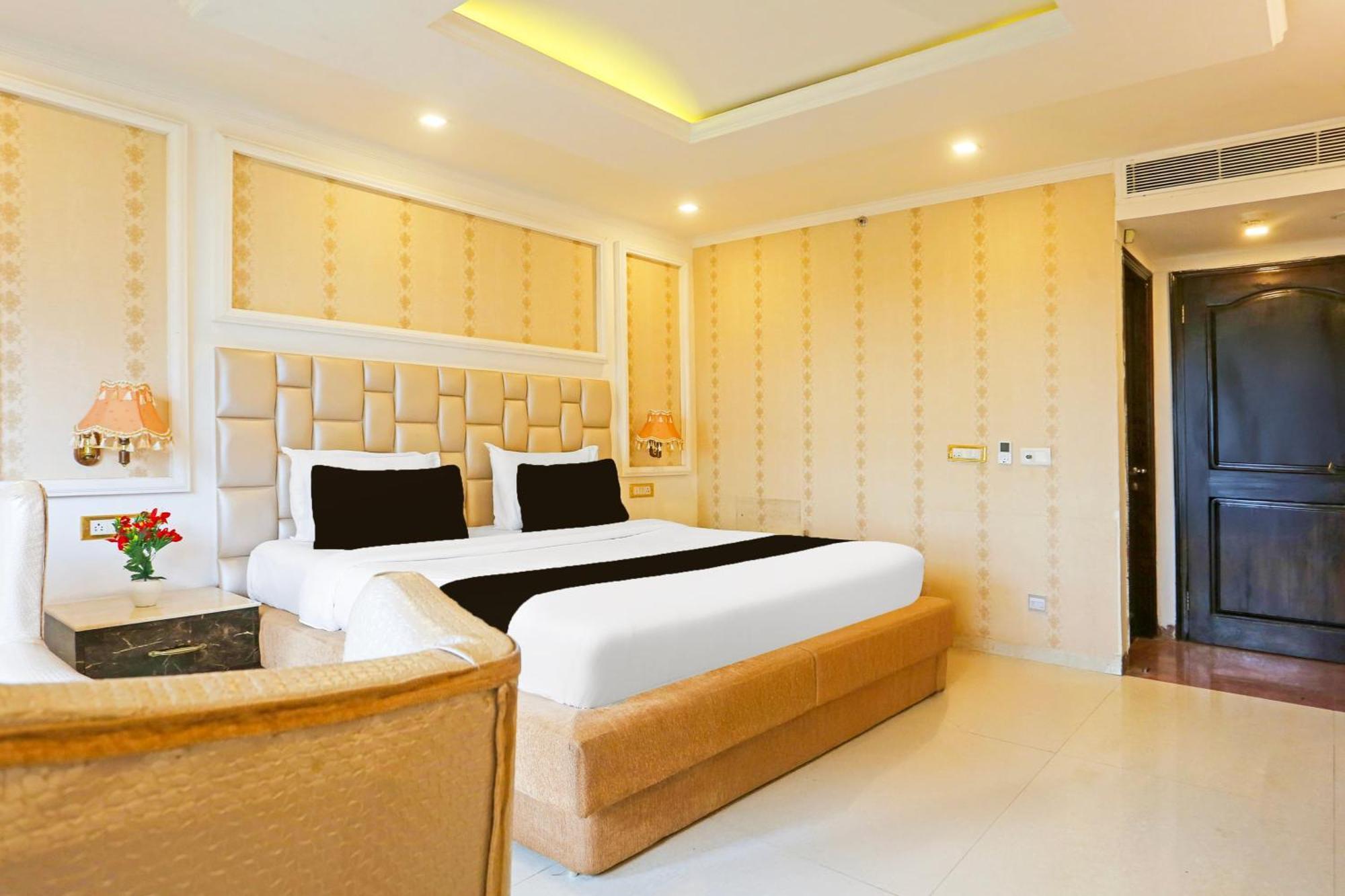 Super Townhouse Oak Dharamshala Near Maximus Mall Exterior foto